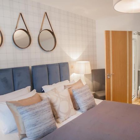 Henge House, Bluestone Apartment บาธ ภายนอก รูปภาพ