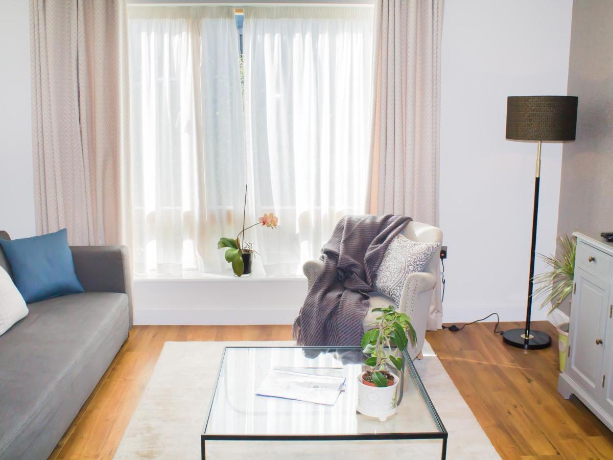 Henge House, Bluestone Apartment บาธ ภายนอก รูปภาพ