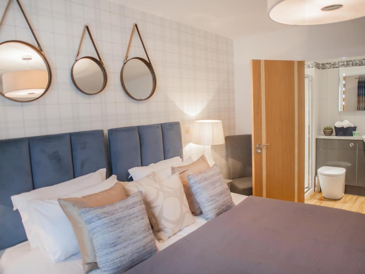 Henge House, Bluestone Apartment บาธ ภายนอก รูปภาพ