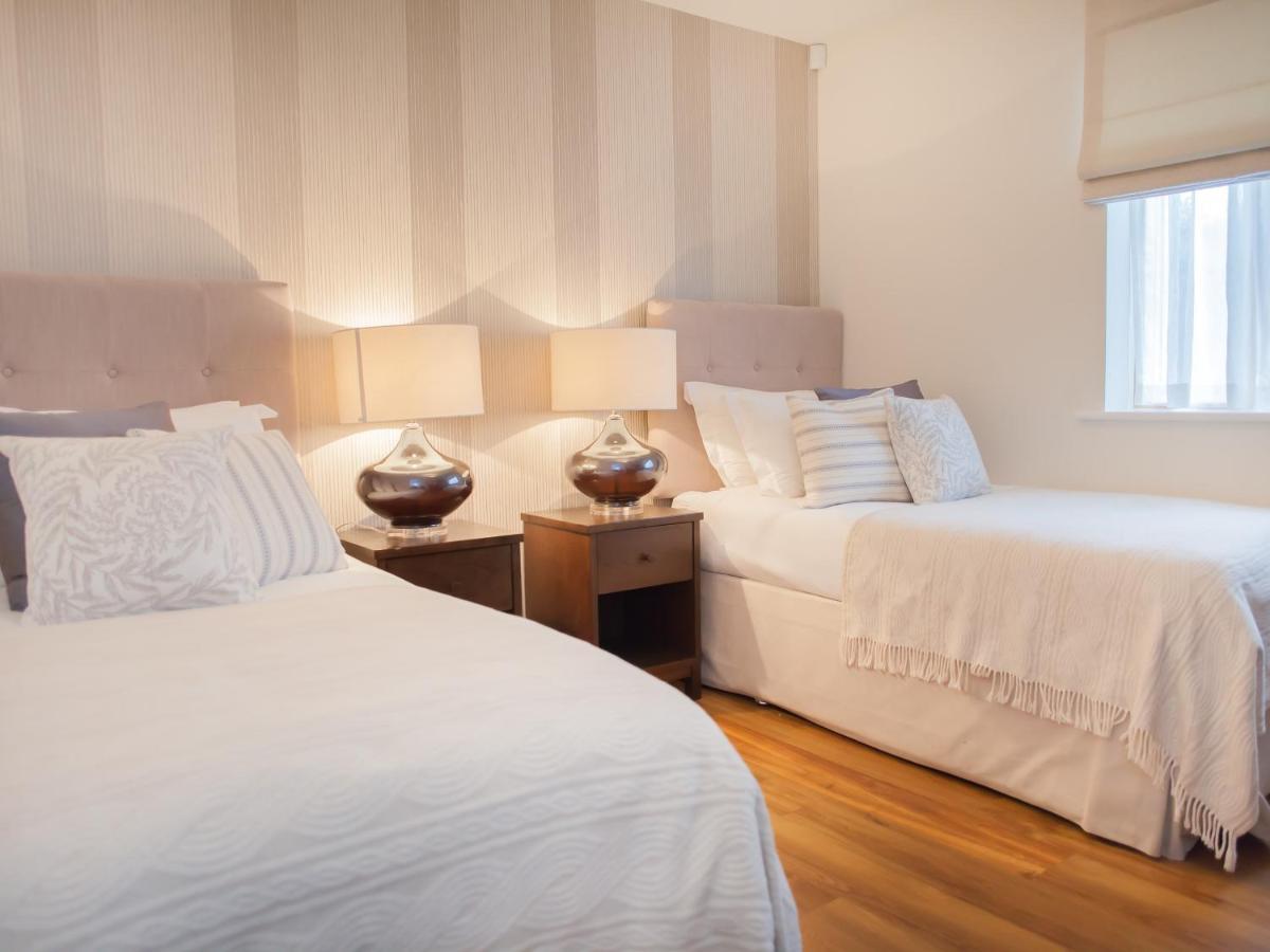 Henge House, Bluestone Apartment บาธ ภายนอก รูปภาพ